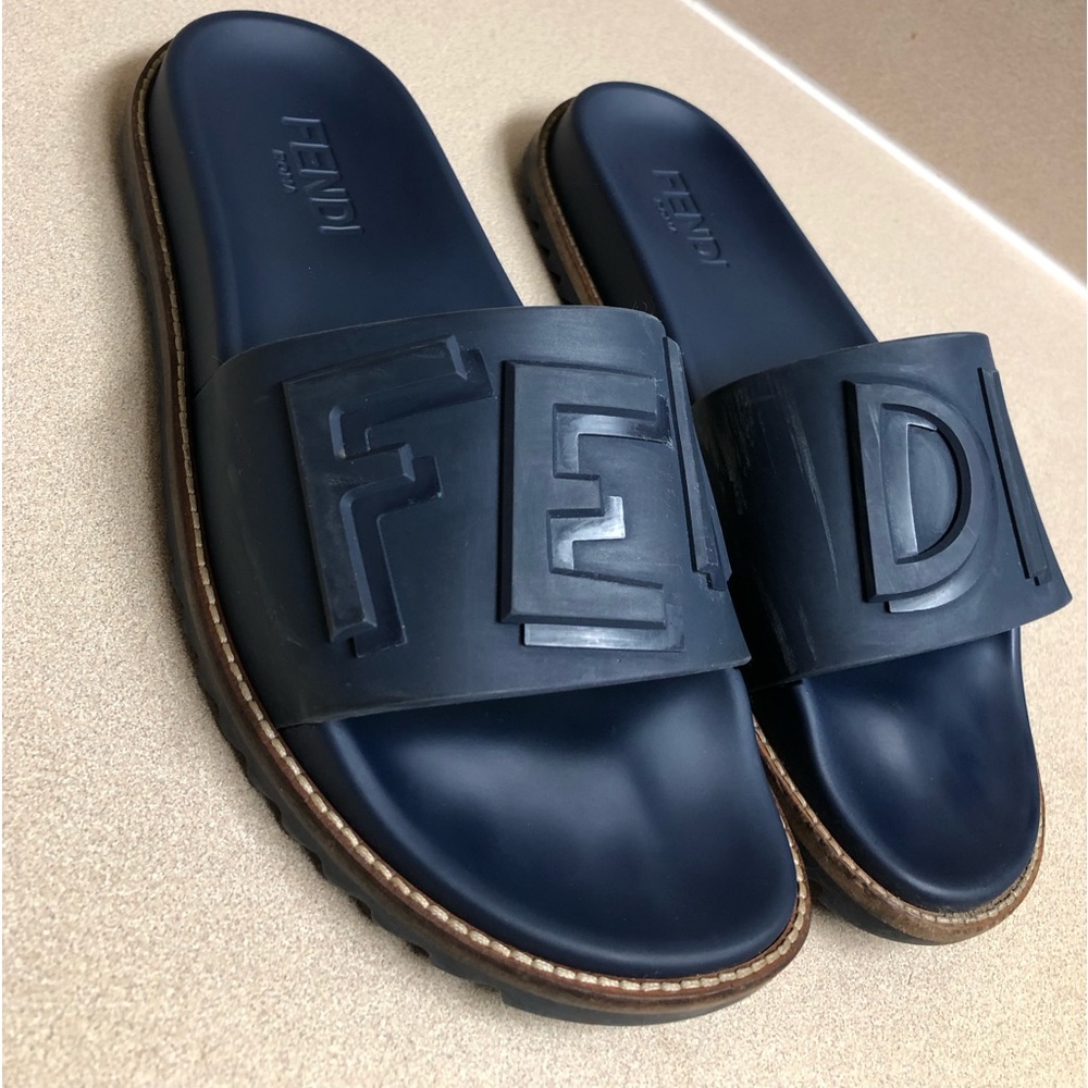 Fendi Logo Slides-Size 7